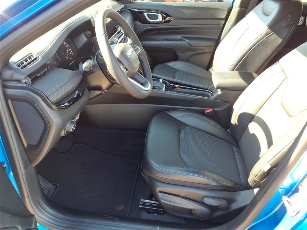 New 2026 Jeep Compass Latitude image 11