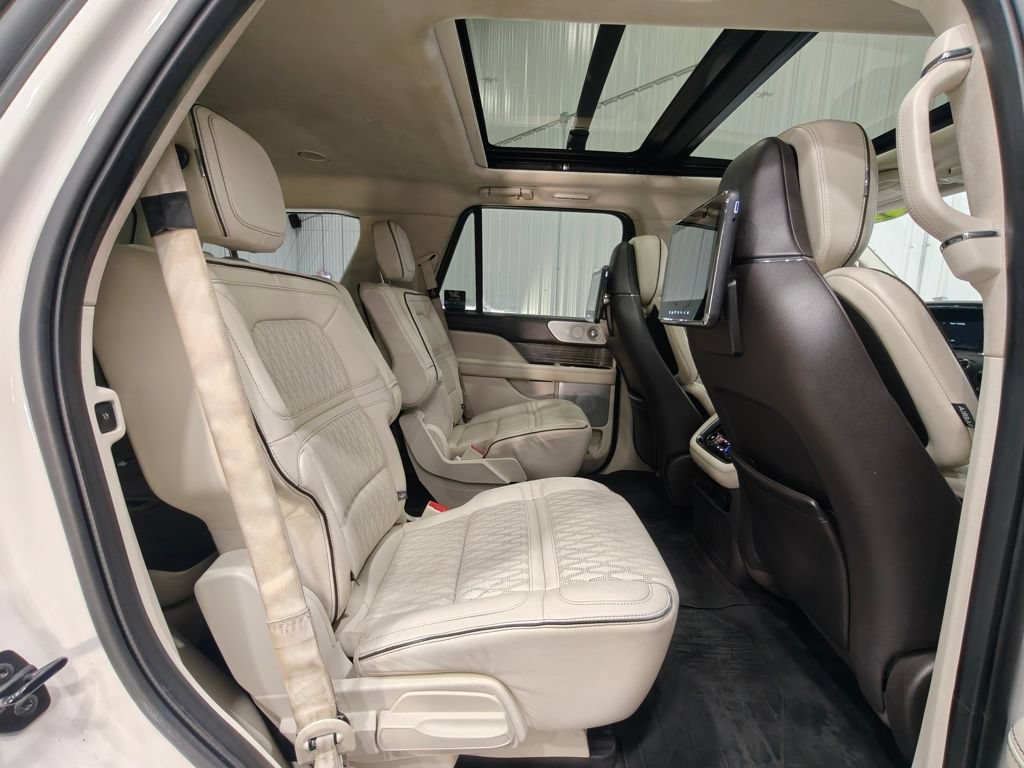 Used 2019 Lincoln Navigator Black Label w/ Cargo Package AWD/4WD image 34