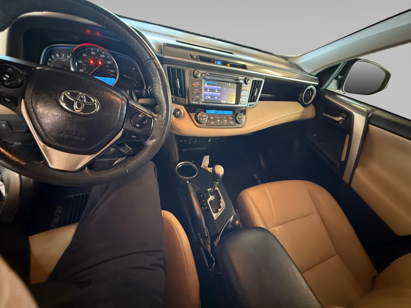 Used 2015 Toyota RAV4 Limited AWD/4WD image 21