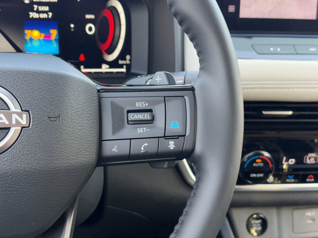 Used 2025 Nissan Rogue SL w/ SL Premium Package image 13
