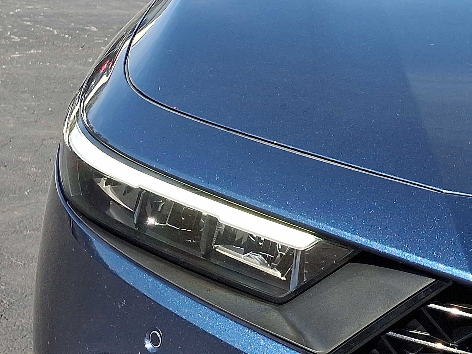 Used 2023 Honda Accord Touring image 9