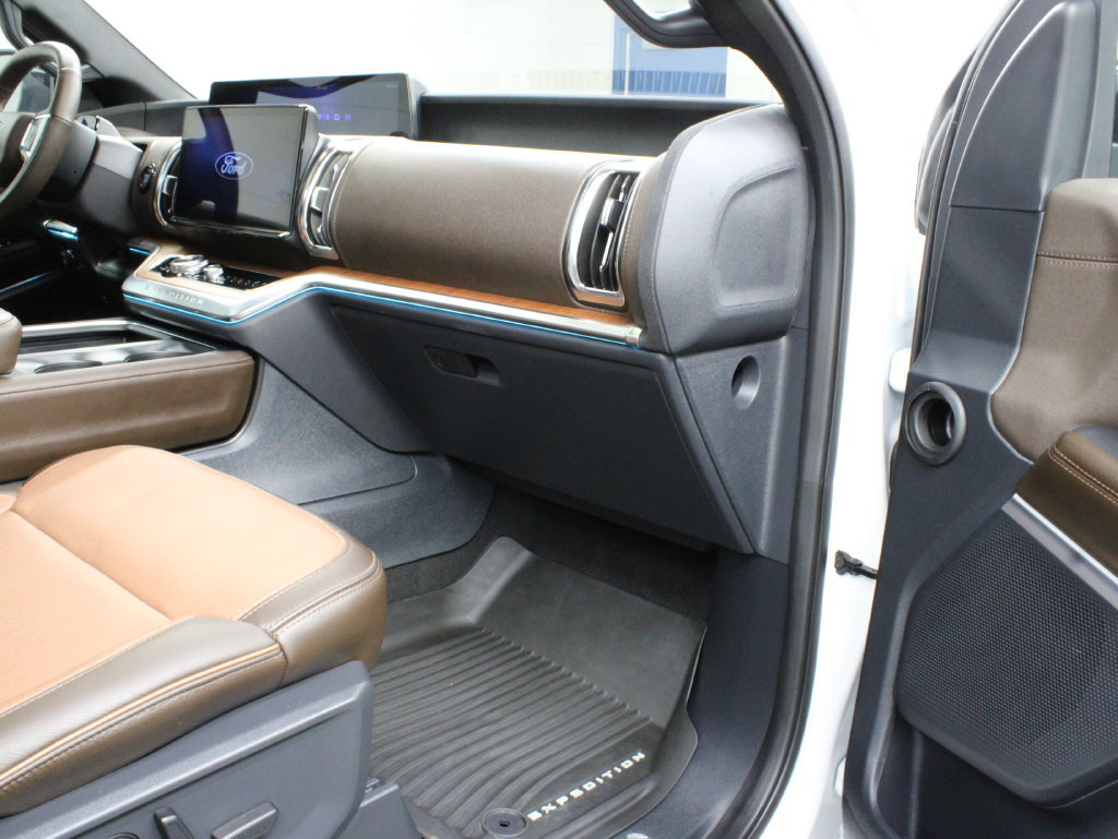 Used 2025 Ford Expedition King Ranch AWD/4WD image 42