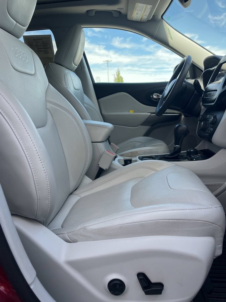 Certified 2021 Jeep Cherokee Latitude Lux w/ Sun & Sound Group AWD/4WD image 8