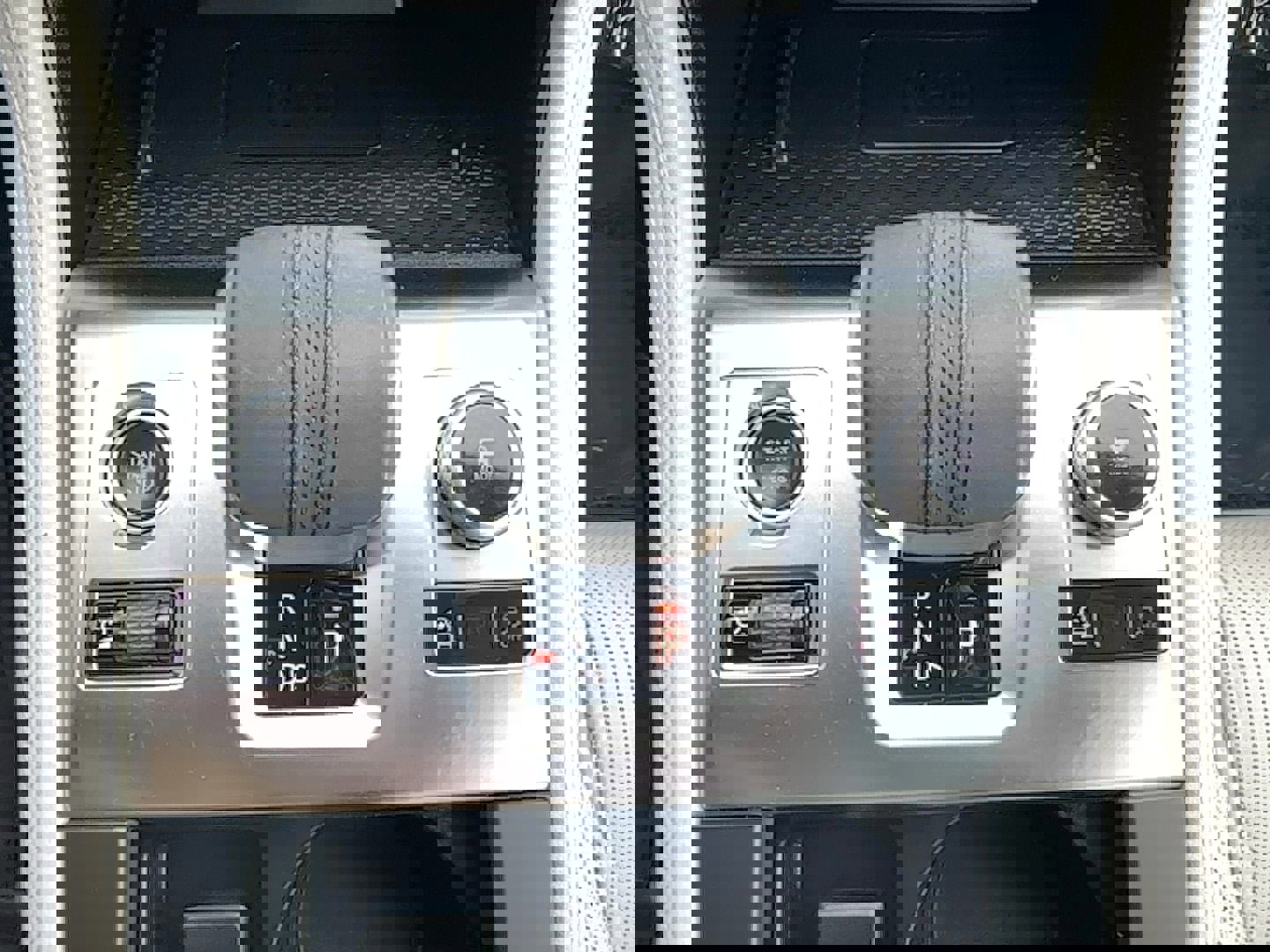 Used 2022 Jaguar F-PACE S image 10