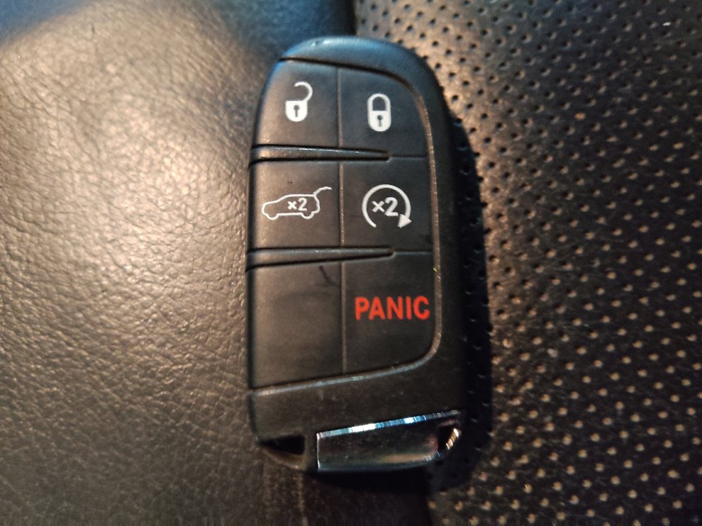 Used 2018 Jeep Compass Limited w/ Navigation Group AWD/4WD image 32