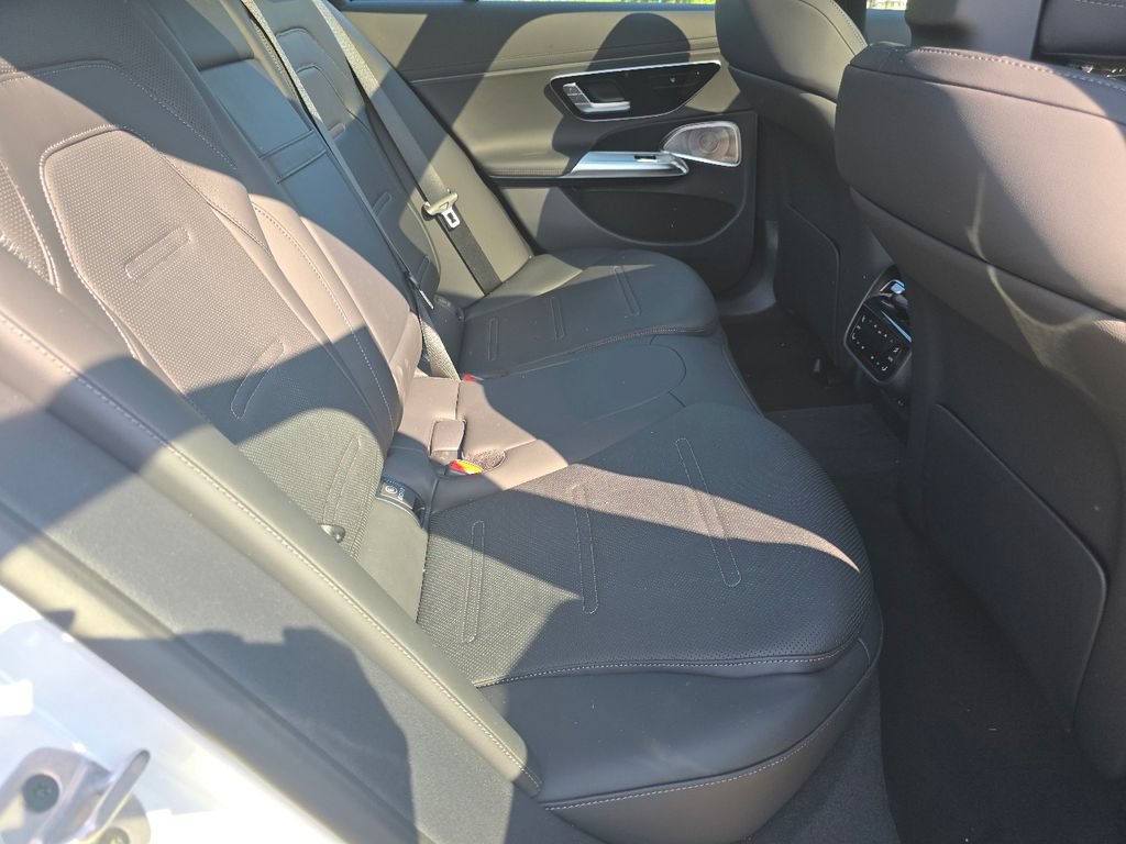 New 2026 Mercedes-Benz E 53 AMG e 4MATIC Sedan image 21