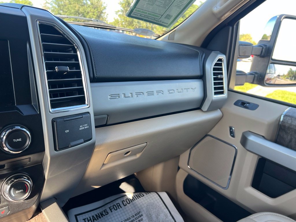 Used 2017 Ford F250 Lariat w/ Lariat Ultimate Package AWD/4WD image 31