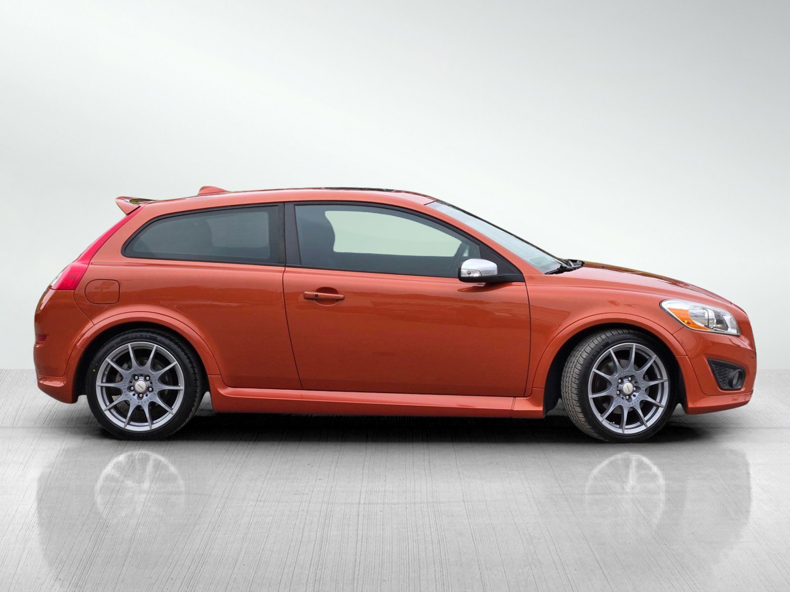 Used 2011 Volvo C30 T5 R-Design image 3
