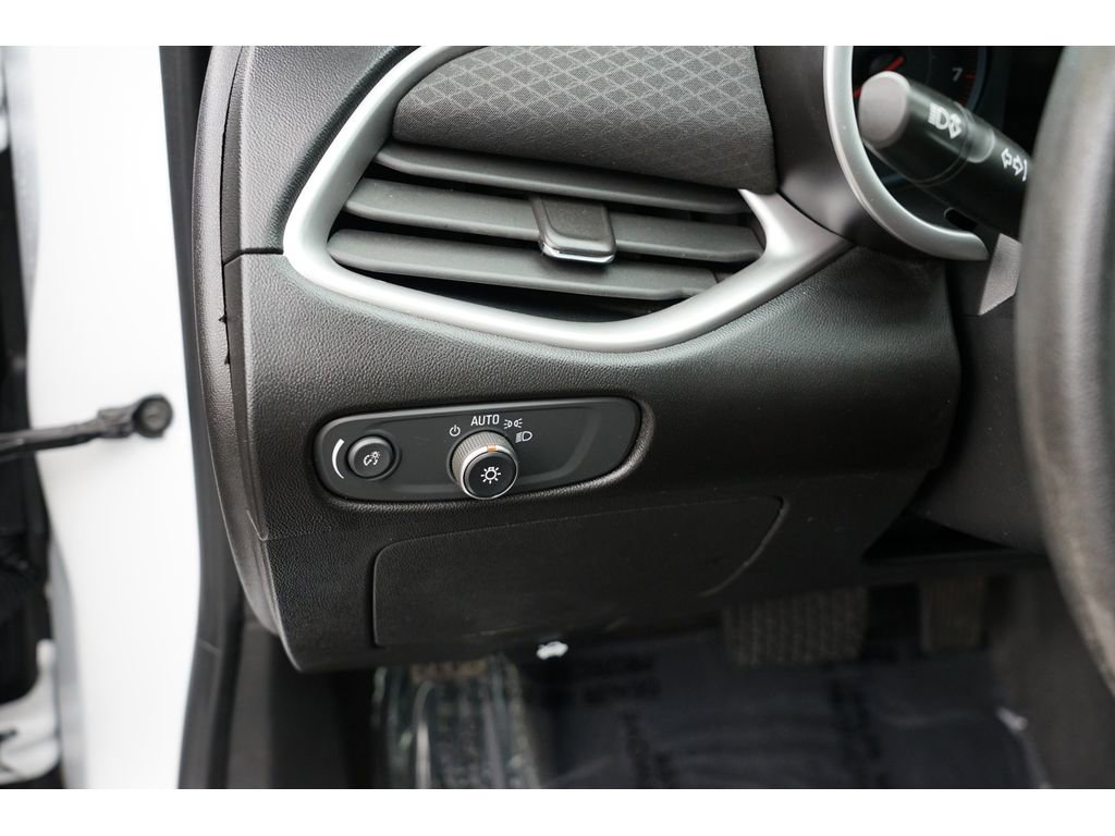 Used 2020 Chevrolet Malibu LS image 17