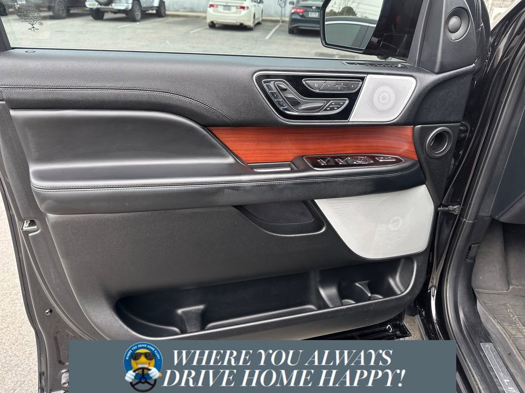 Used 2021 Lincoln Navigator Reserve image 9