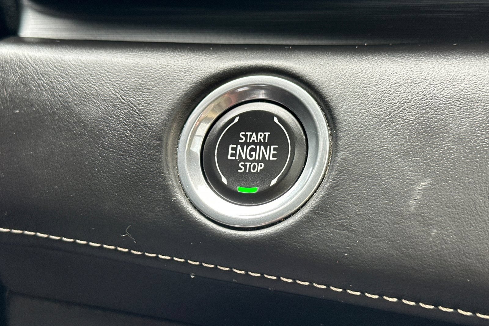 Certified 2023 Cadillac Escalade ESV Sport Platinum w/ Heavy-Duty Trailer Package AWD/4WD image 32