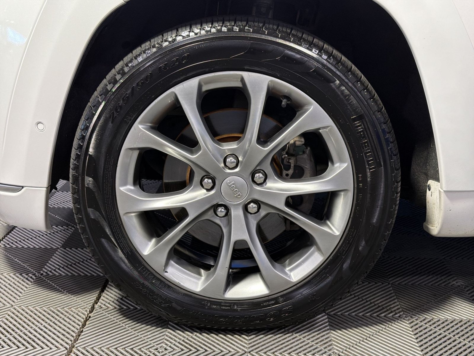 Used 2020 Jeep Grand Cherokee Summit AWD/4WD image 17