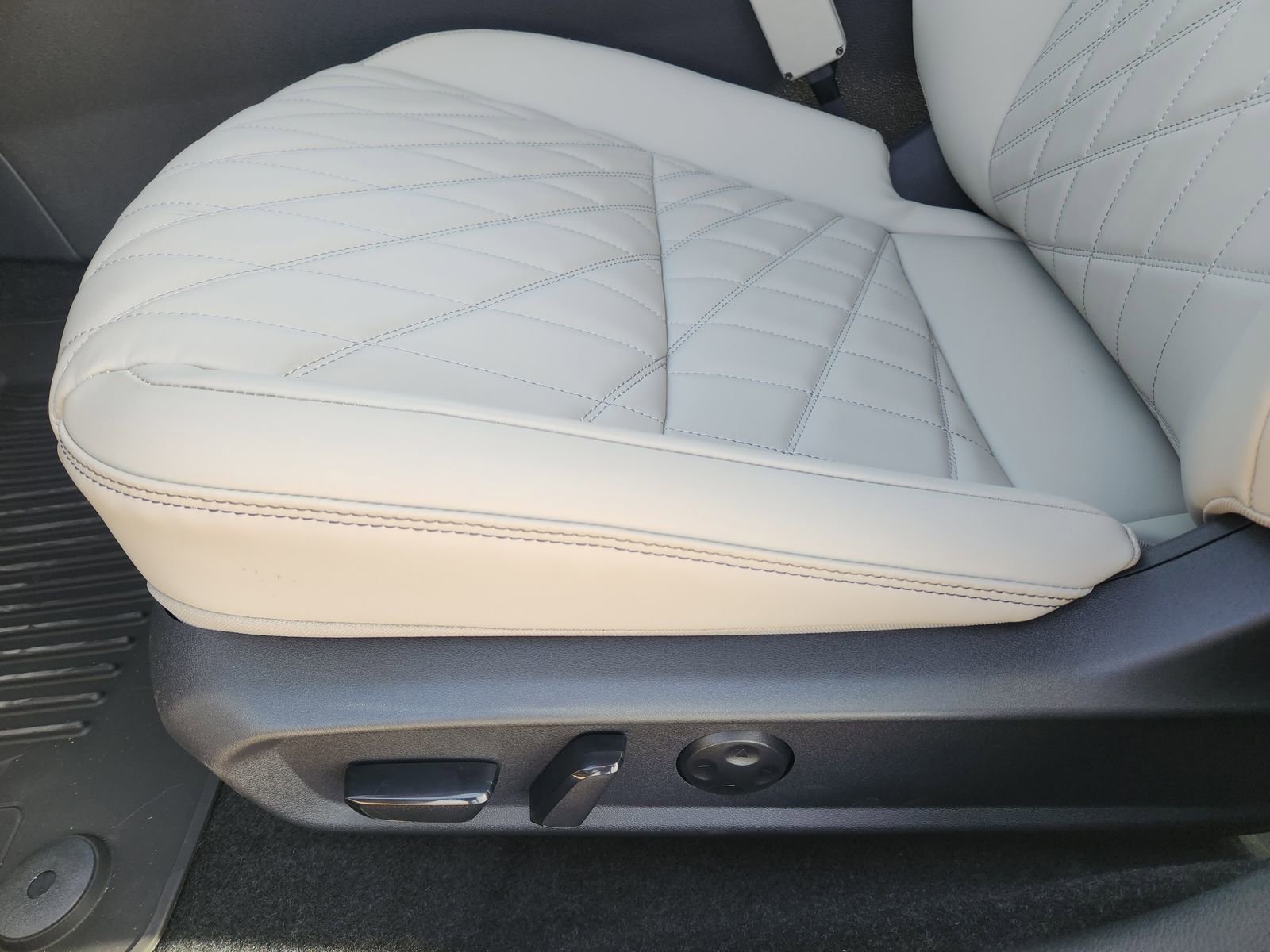 New 2026 Nissan Sentra SL w/ Floor Mat Package image 21