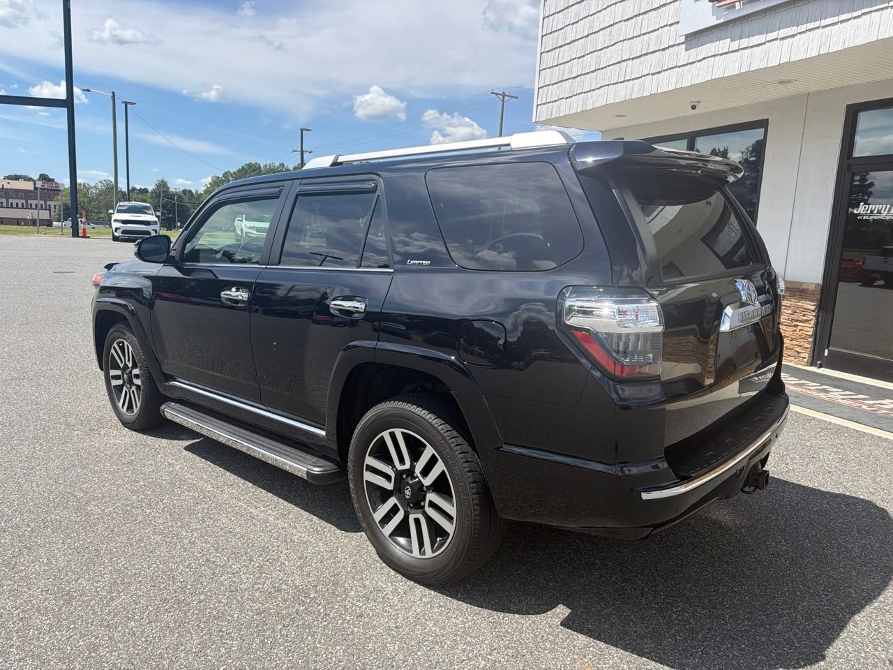 Used 2023 Toyota 4Runner Limited AWD/4WD image 7