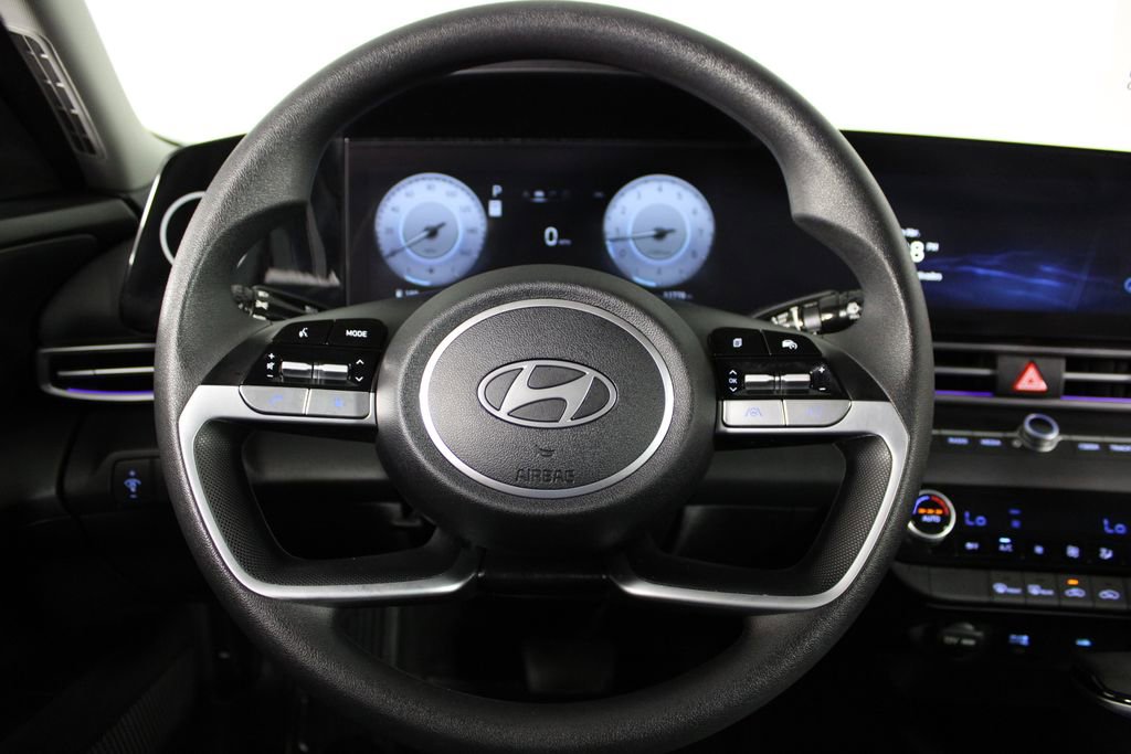 Certified 2024 Hyundai Elantra SEL image 25