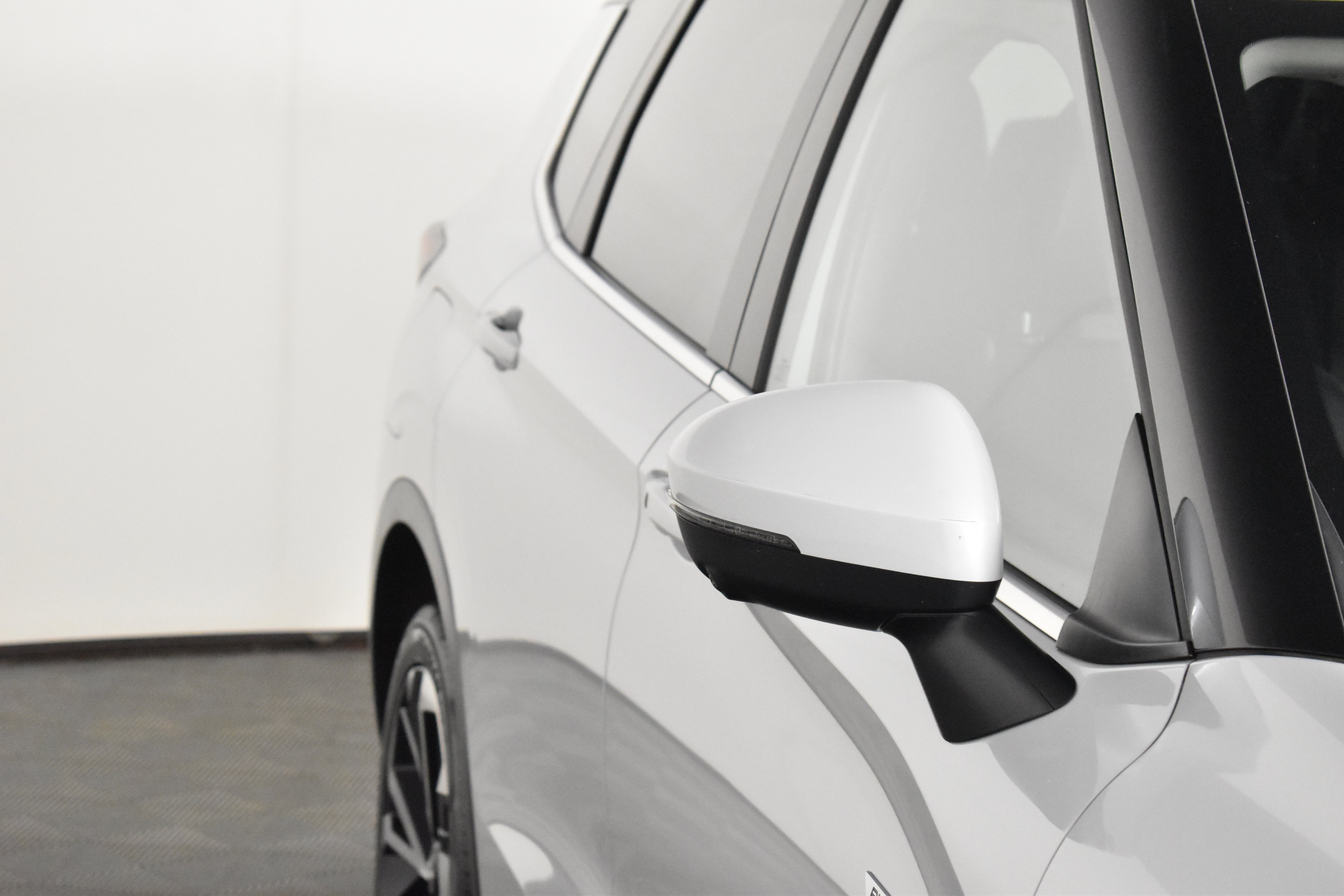 Used 2024 Mitsubishi Outlander SE image 14