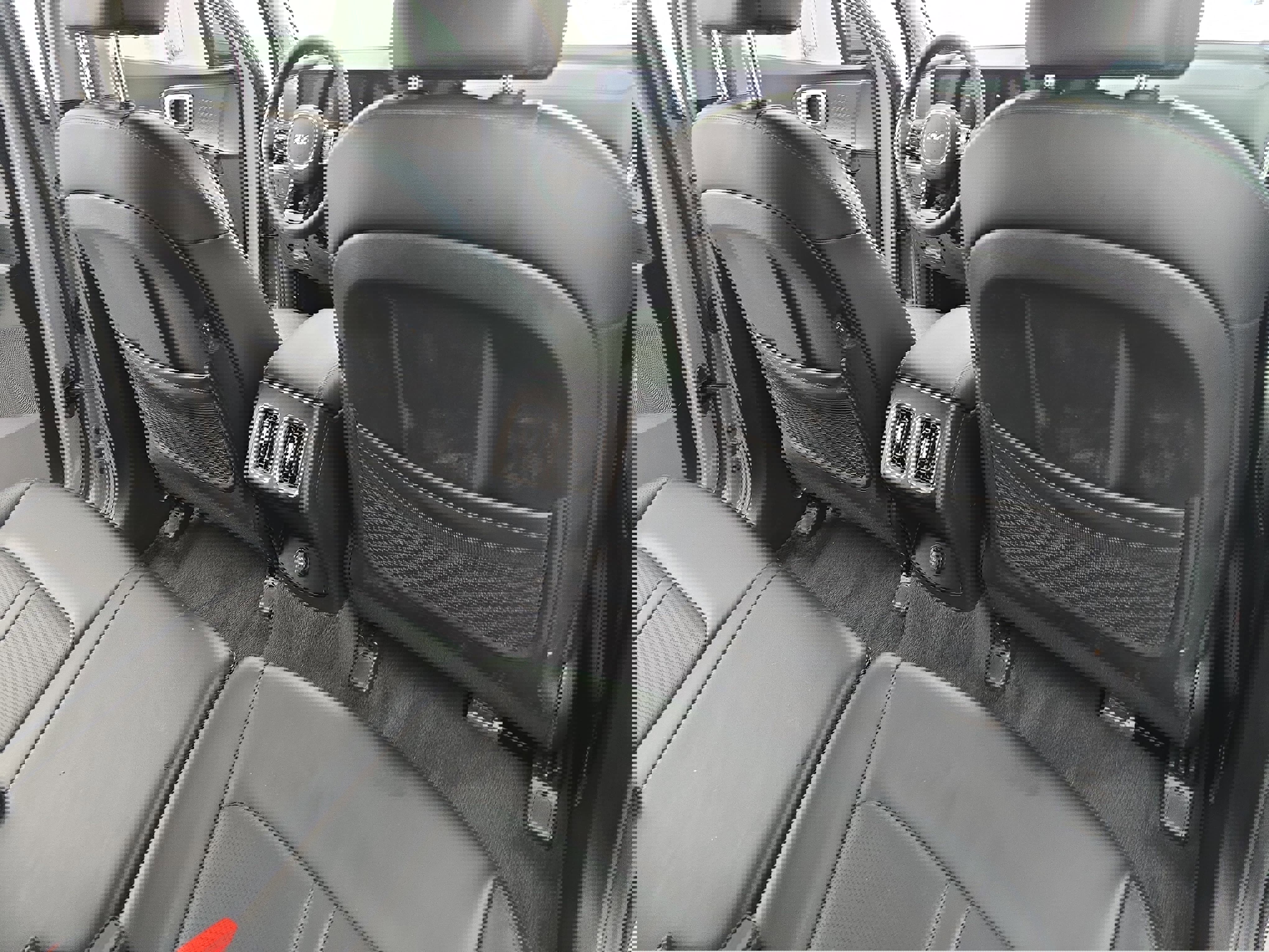 Used 2025 Kia Sorento S w/ Panoramic Sunroof Package image 11