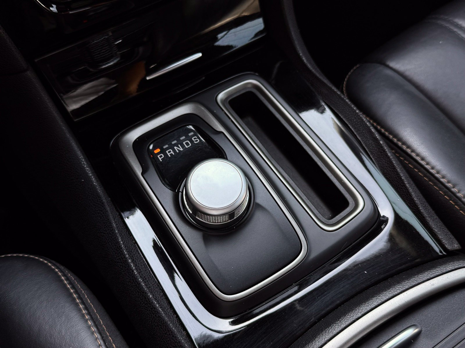 Used 2016 Chrysler 300 S RWD image 43
