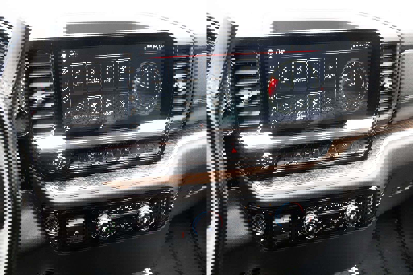 Used 2024 GMC Sierra 3500 SLE w/ SLE Value Package image 3