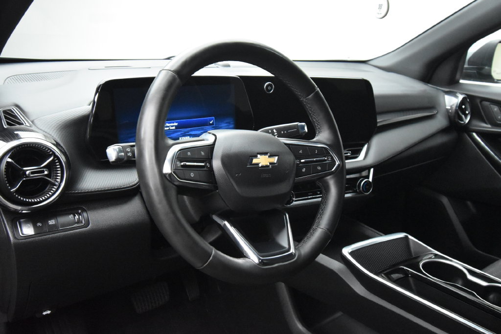 Used 2025 Chevrolet Equinox LT FWD image 7