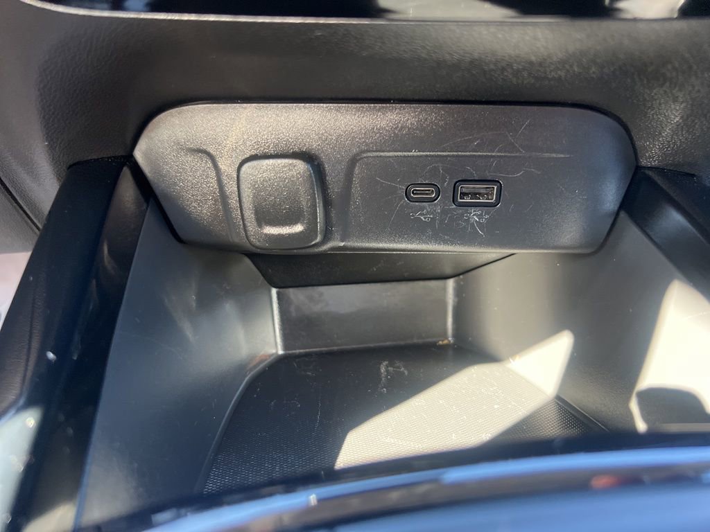 Used 2025 Chevrolet Trax LT FWD image 51