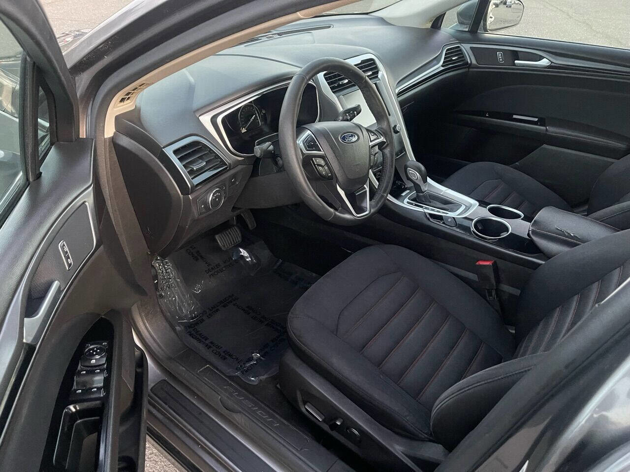 Used 2014 Ford Fusion SE image 11