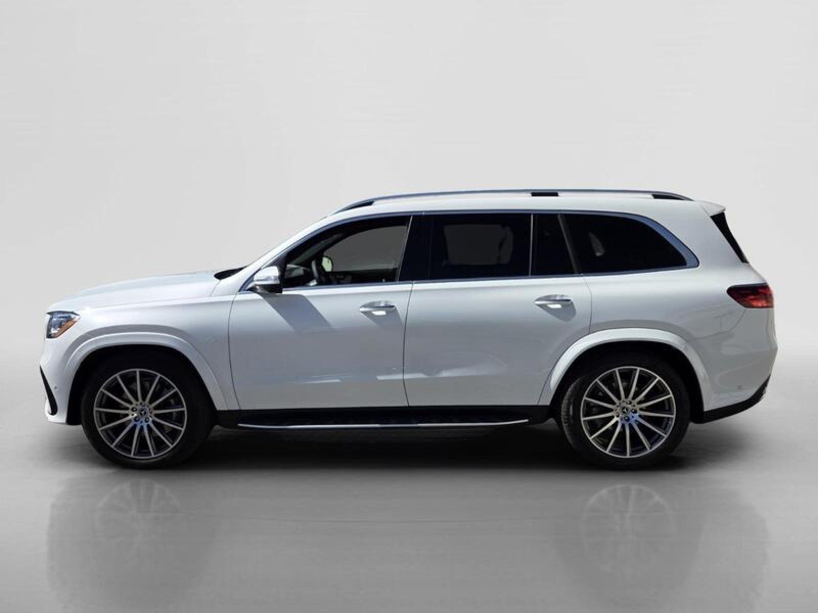 New 2026 Mercedes-Benz GLS 580 4MATIC image 2