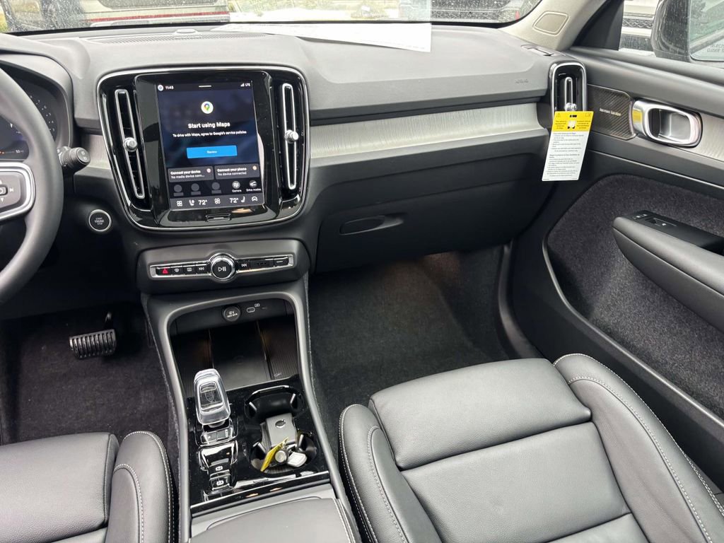 New 2026 Volvo XC40 B5 Plus w/ Protection Package Premier image 31