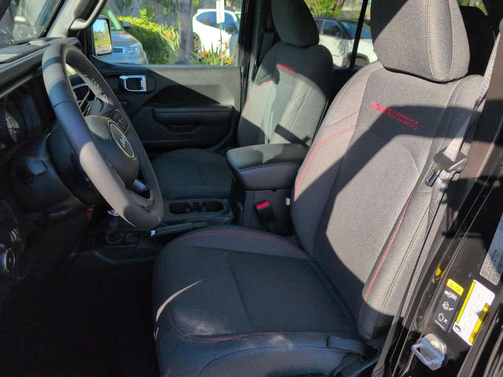 Used 2025 Jeep Wrangler Unlimited Rubicon image 25