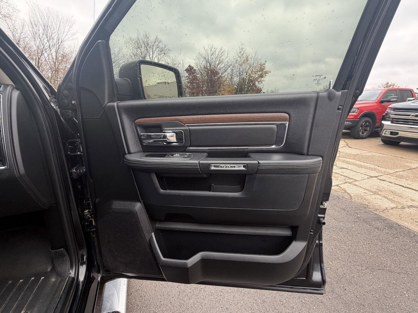 Used 2016 RAM 1500 Laramie w/ Convenience Group image 31