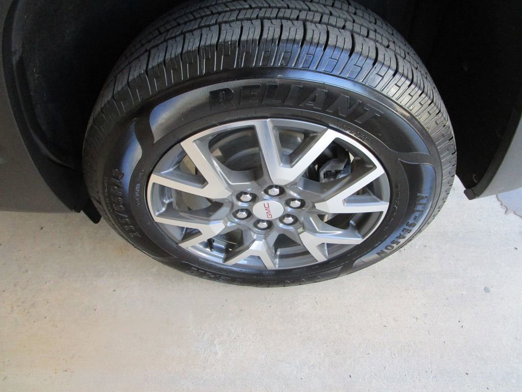 Used 2021 GMC Acadia SLE image 9