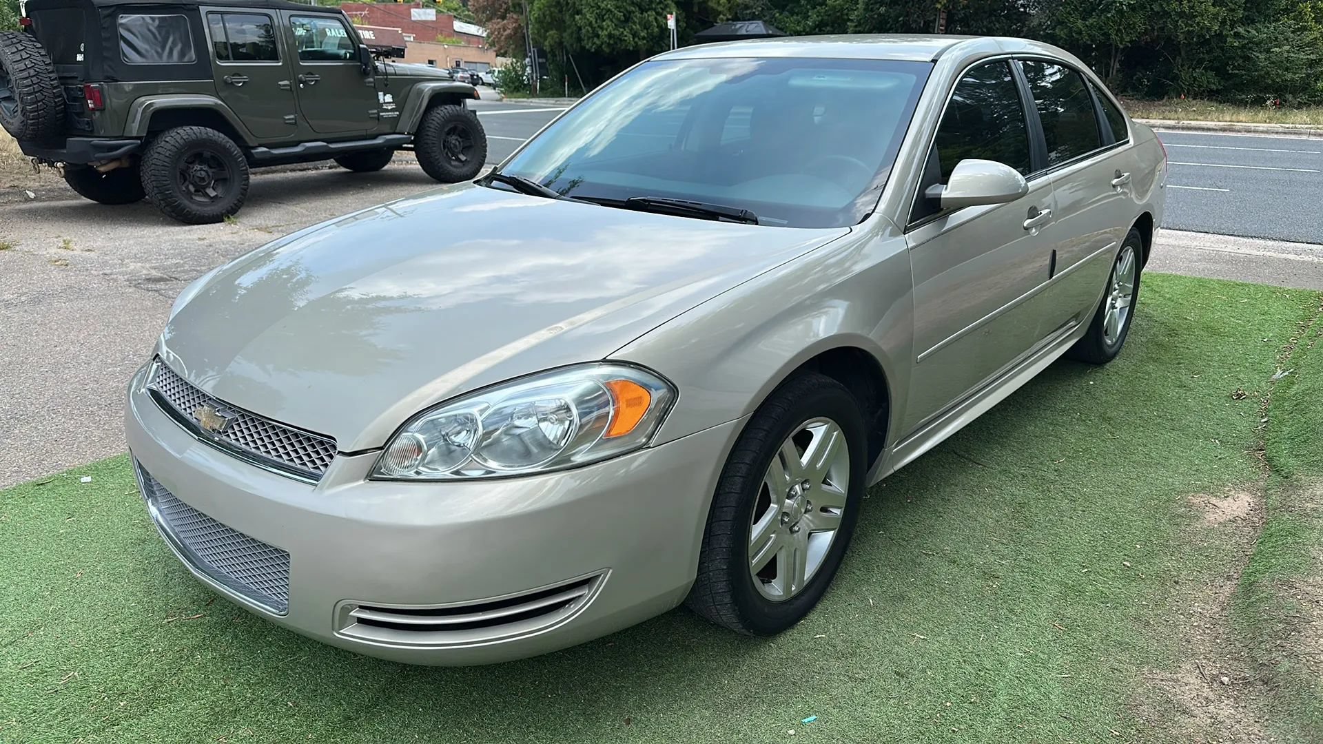 Used 2012 Chevrolet Impala LT FWD image 3