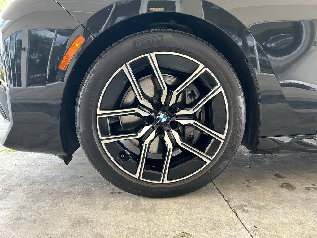 Used 2025 BMW 740i RWD image 15