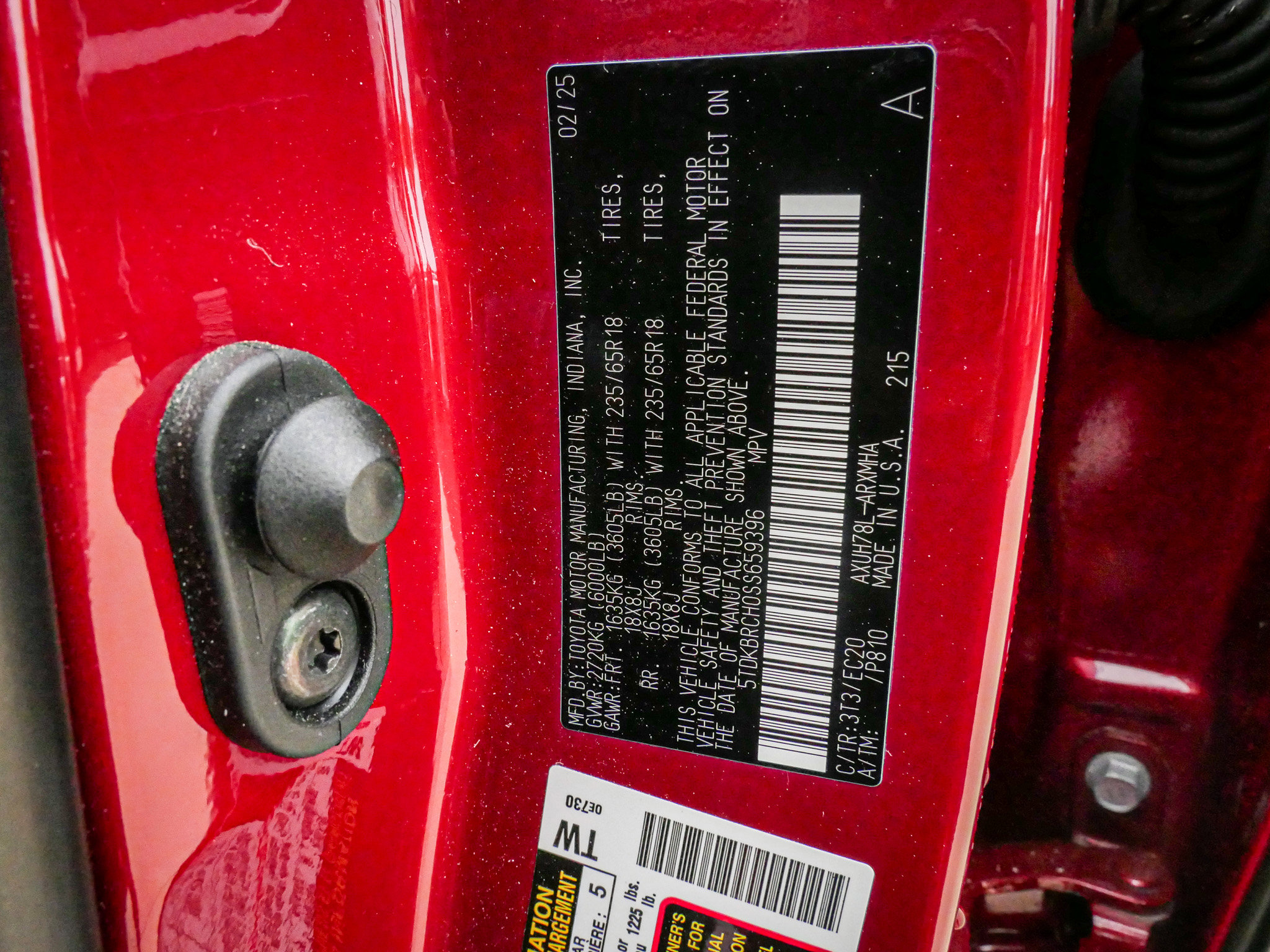 Used 2025 Toyota Highlander XLE image 34