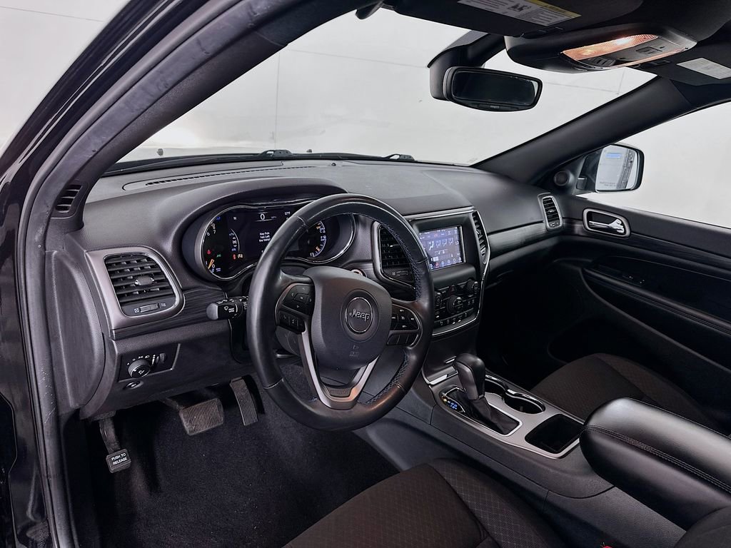 Used 2019 Jeep Grand Cherokee Laredo image 9