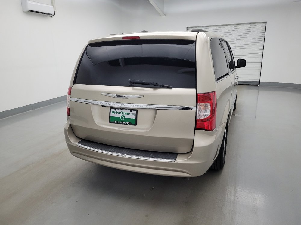 Used 2016 Chrysler Town & Country Touring w/ Driver Convenience Group FWD image 7