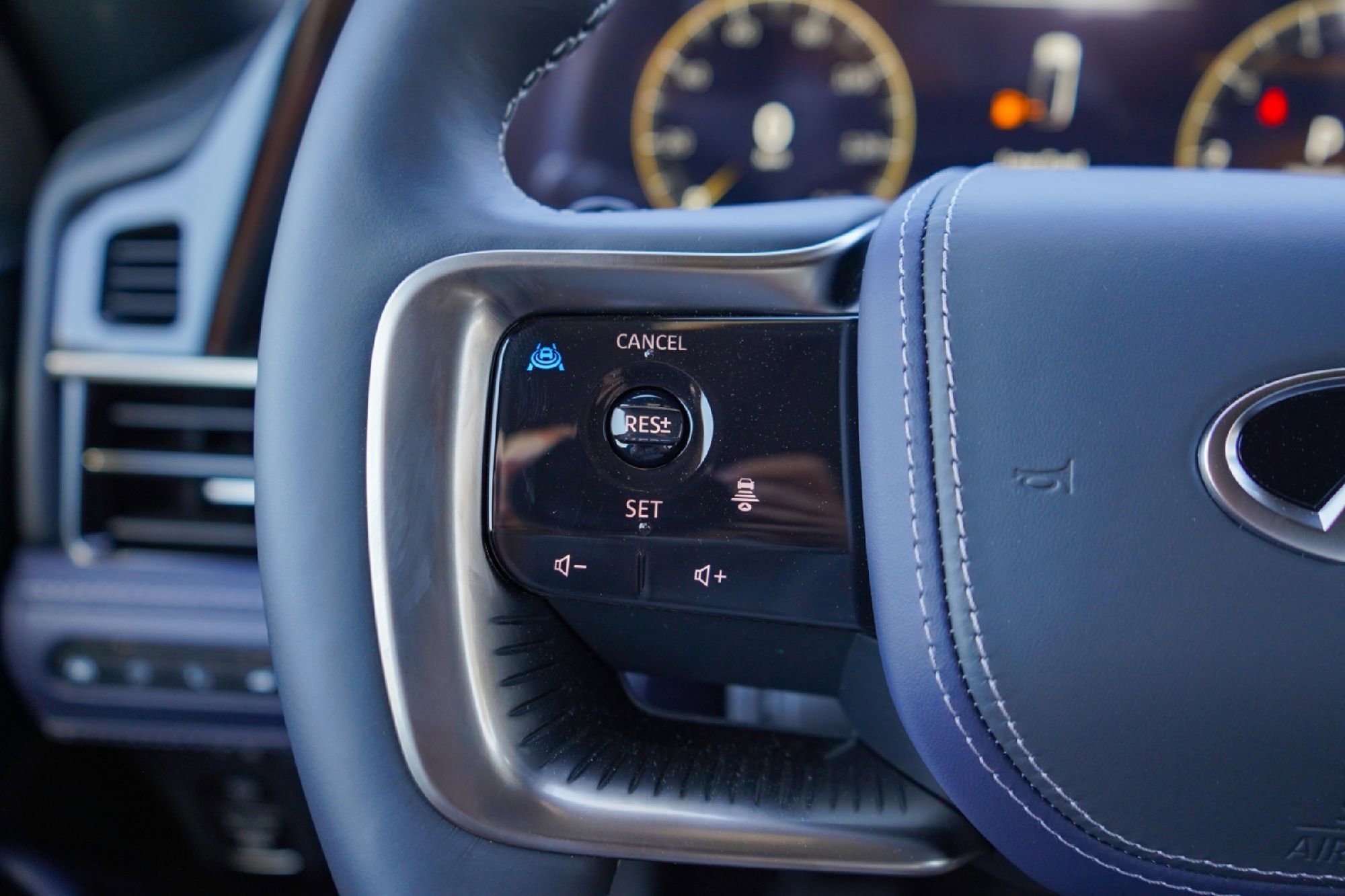 New 2026 INFINITI QX80 4WD image 12