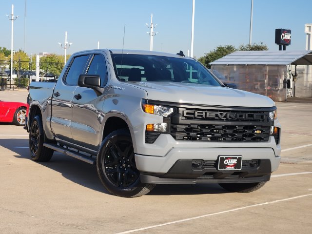 Used 2025 Chevrolet Silverado 1500 Custom RWD image 2