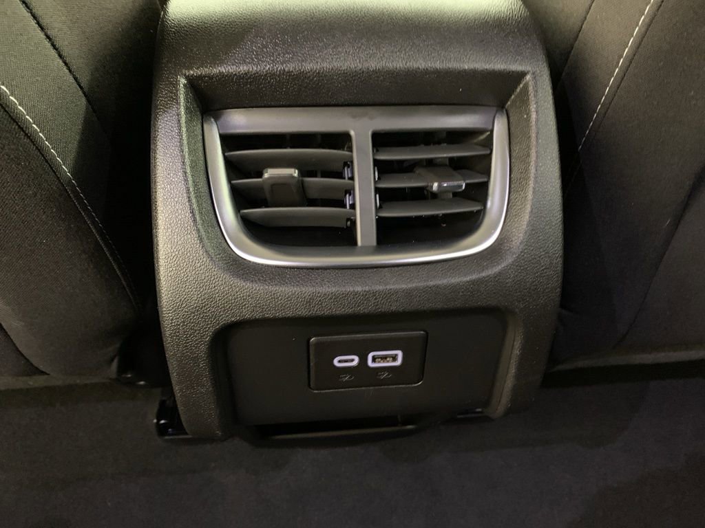 Used 2025 Chevrolet Blazer LT image 32