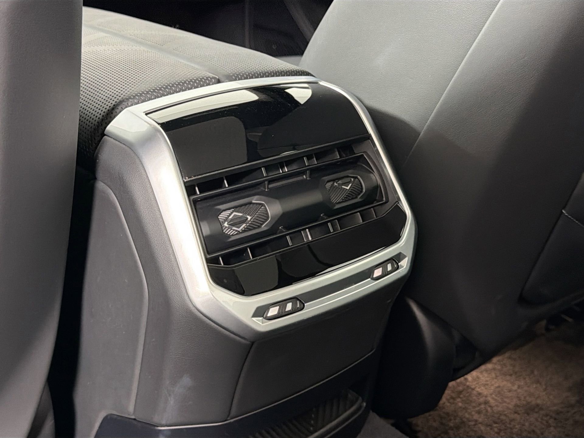 Certified 2023 BMW i7 xDrive60 image 26