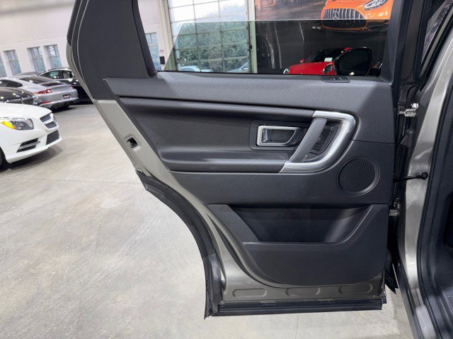 Used 2017 Land Rover Discovery Sport SE image 53