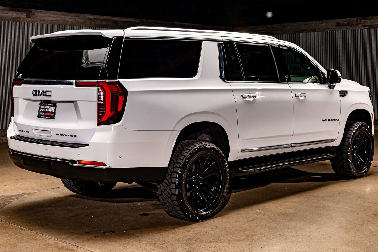 Used 2025 GMC Yukon XL Elevation w/ Technology Package image 10