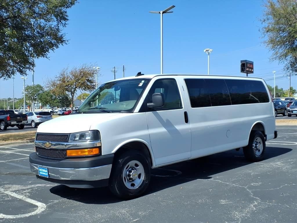 Used 2025 Chevrolet Express 3500 LT w/ LT Preferred Equipment Group RWD image 12
