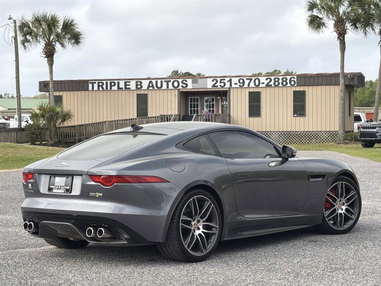 Used 2017 Jaguar F-TYPE R image 6