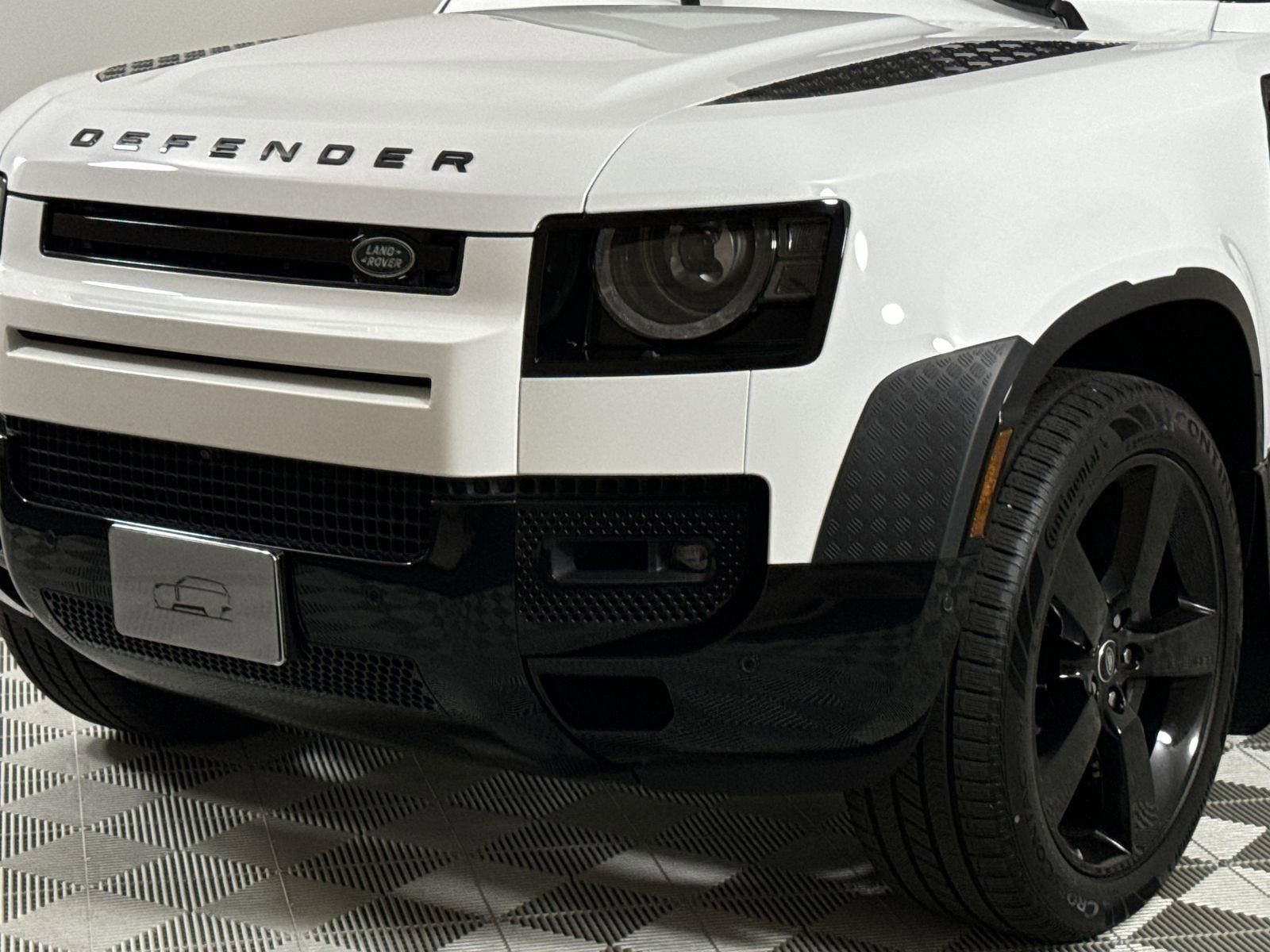 Used 2025 Land Rover Defender 110 X-Dynamic SE image 9