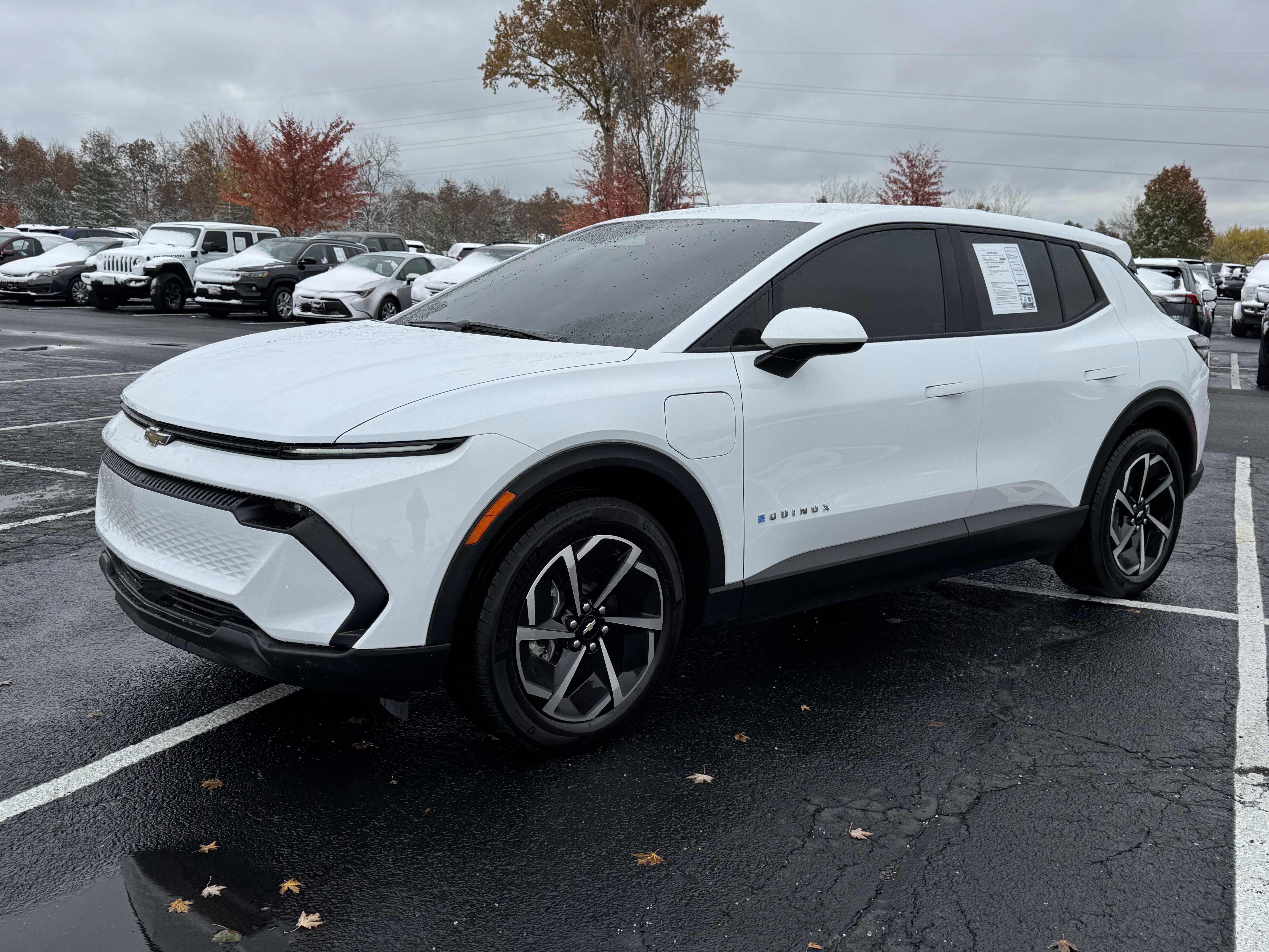 Used 2025 Chevrolet Equinox EV LT image 6