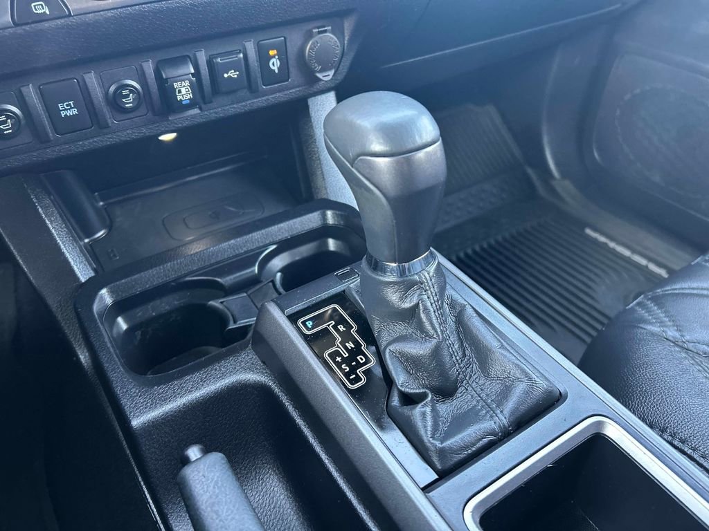 Used 2020 Toyota Tacoma TRD Off-Road image 30