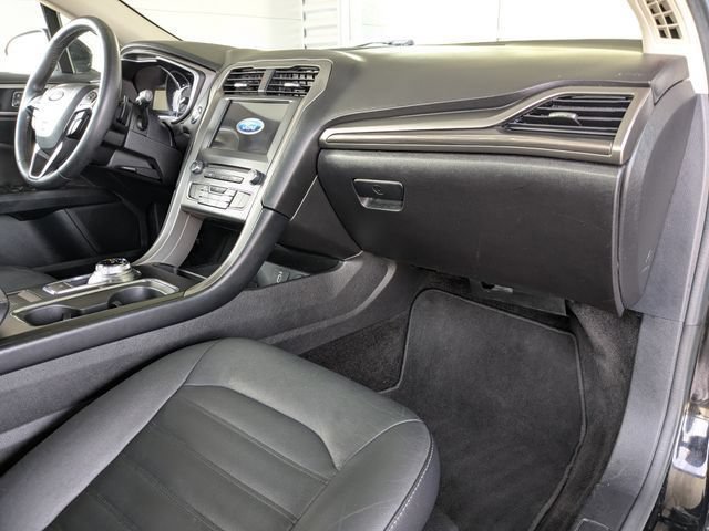 Used 2017 Ford Fusion SE w/ Fusion SE Technology Package FWD image 27