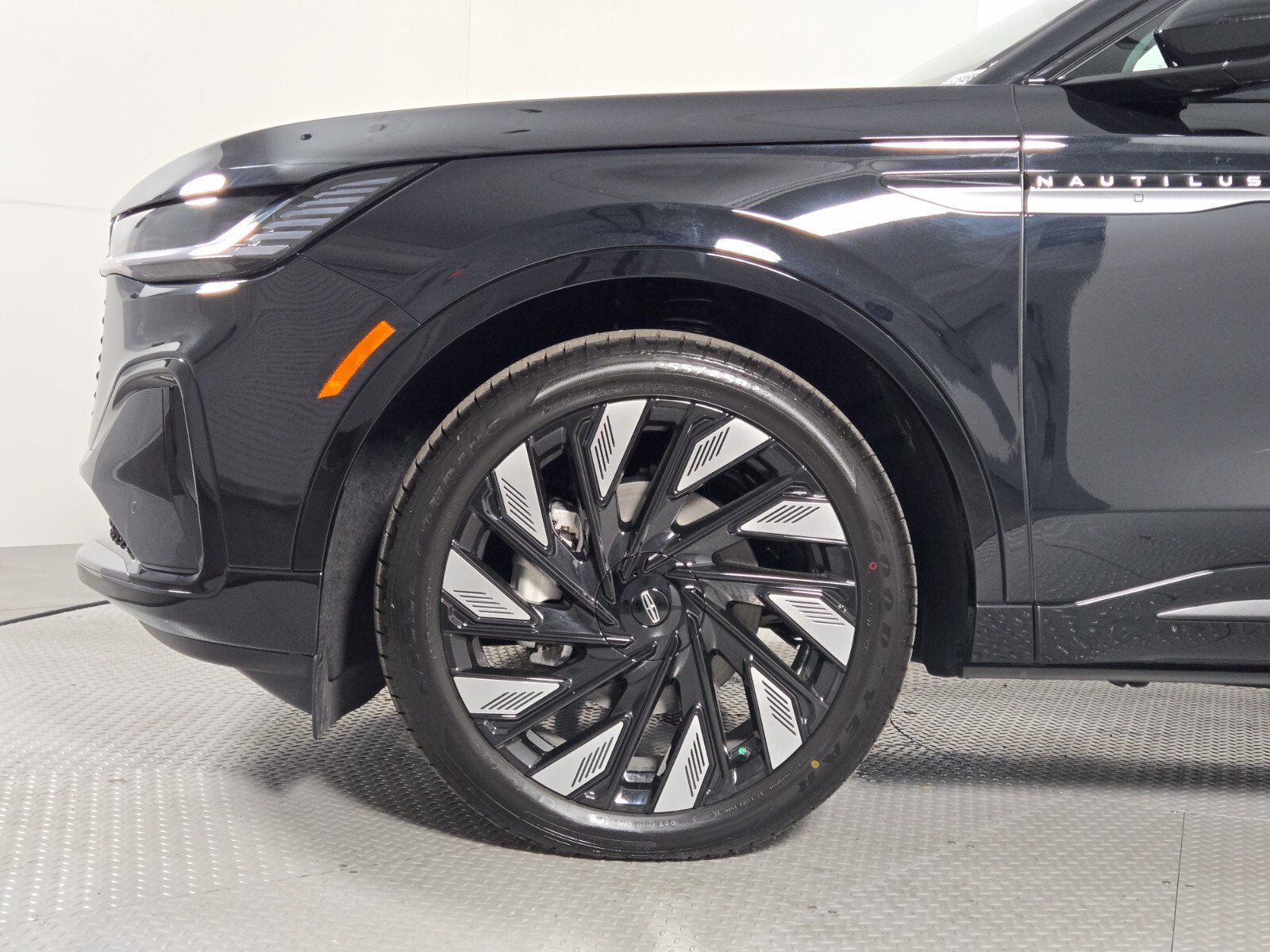 New 2026 Lincoln Nautilus Reserve AWD/4WD image 11