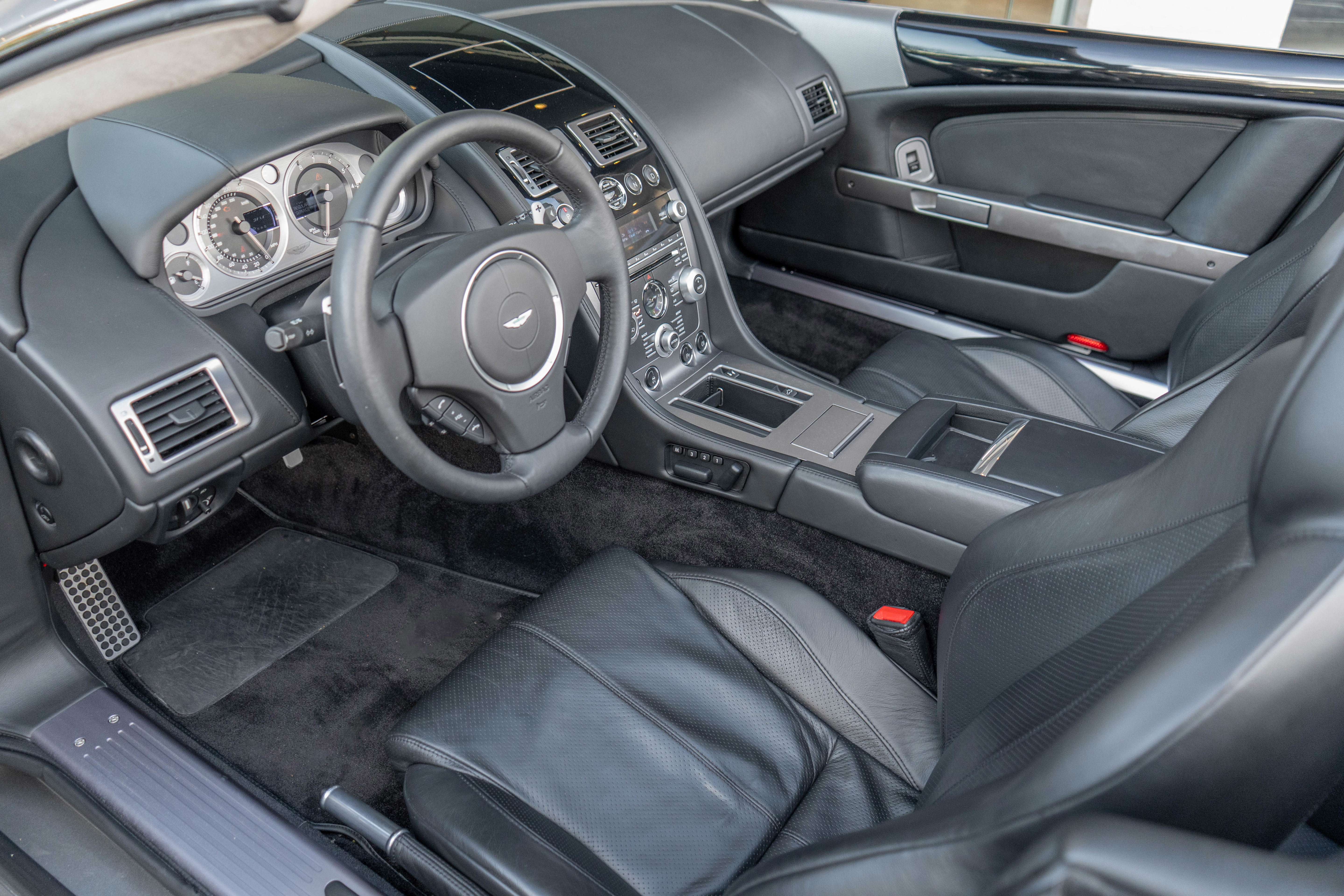 Used 2009 Aston Martin DB9 Volante RWD image 3